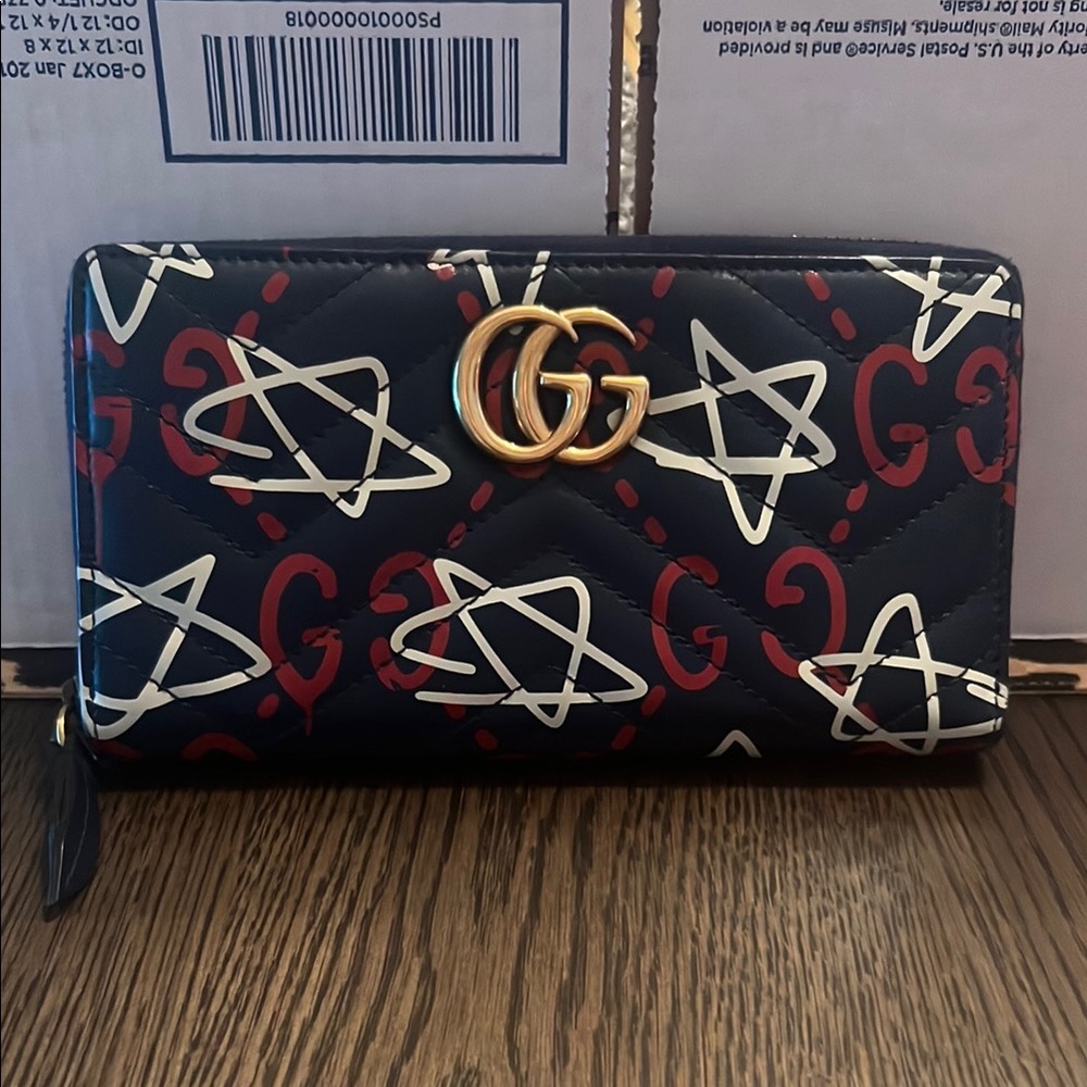 Gucci Ghost Zip Wallet